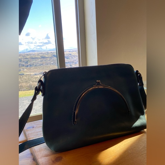 Beautiful Blue Patricia Nash Crossbody Bag. Excellent condition. - Picture 7 of 8